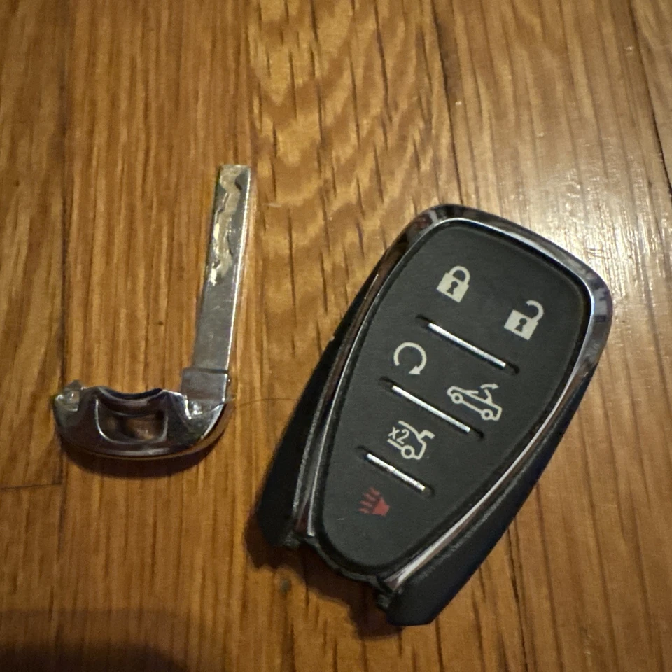 Mando a distancia de proximidad llave inteligente Chevrolet Camaro 2016-2020 OEM 13529653 Foto 3 de 3