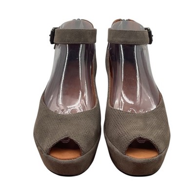Gentle Souls Kenneth Cole Womens 7M Taupe Suede Peep Toe Wedge Sandals GS02081SU