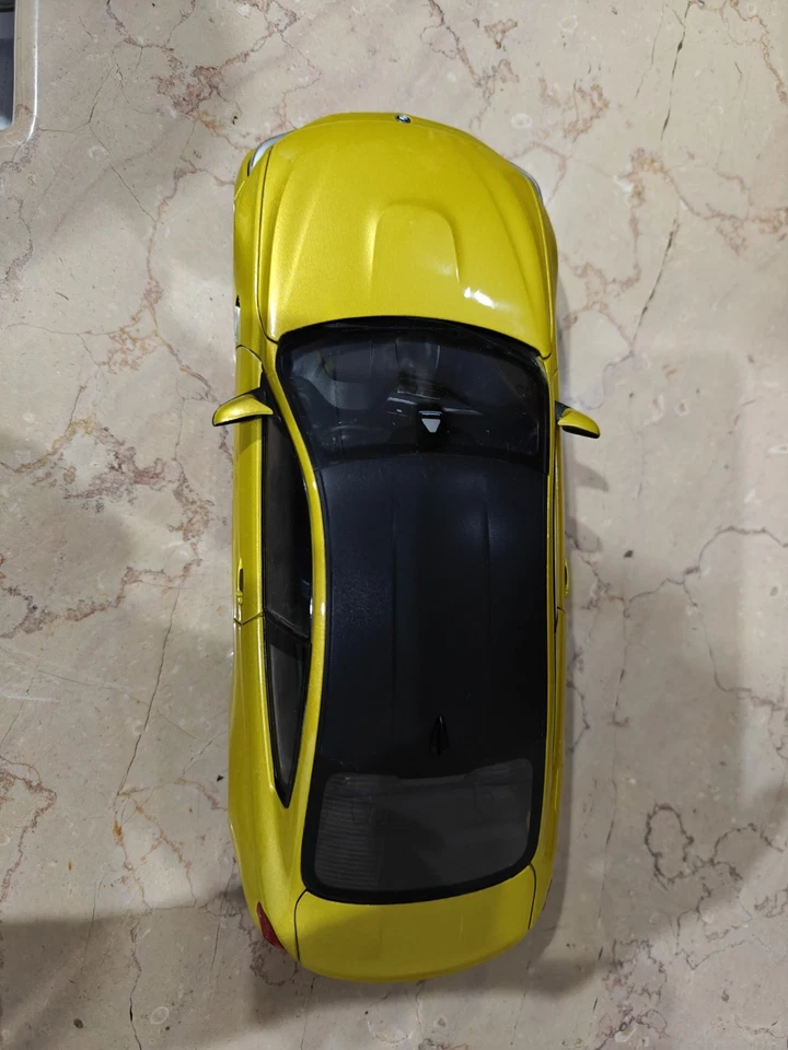 BMW Serie M4 Coupé Giallo Paragon Models 1:18 - Immagine 2 di 4