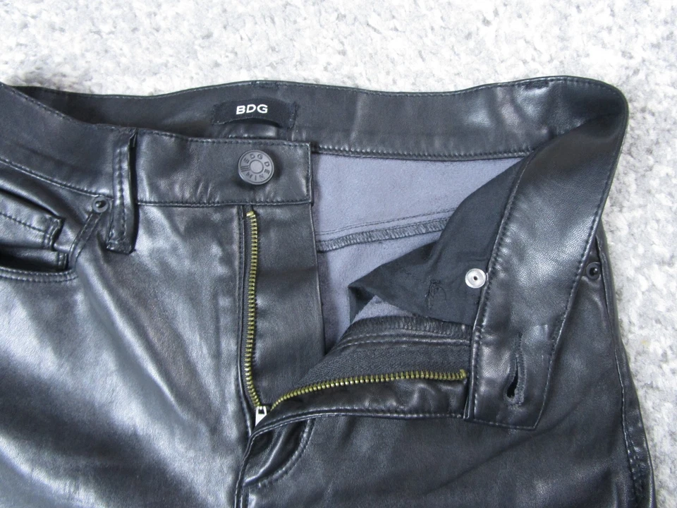 Pantalones BDG para mujer 25 pantalones negros de imitación de cuero ajustados ajustados informales de motociclista lisos Foto 3 de 4