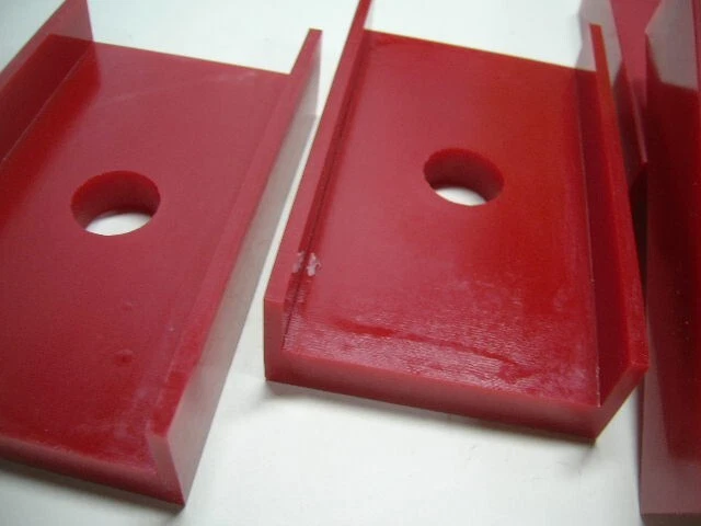 DATSUN 1000 Leaf Spring RED Urethan Rubber Pad (For NISSAN B10 B20 KB10 VB10) - Imagem 3 de 4