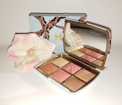 Hourglass チーク　ambient Ambient™ Lighting Infinity Powder | Hourglass Cosmetics