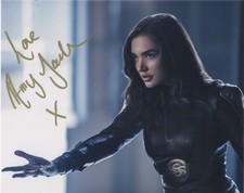 Amy Jackson Supergirl Autographed Signed 8x10 Photo COA #A31