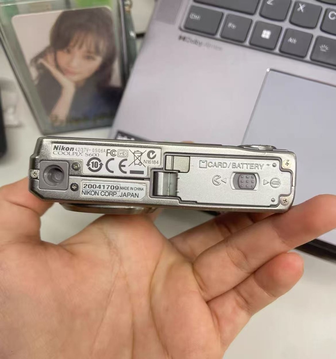 Nikon COOLPIX S600 4X Optical Zoom 10.0MP Digital Camera Silver