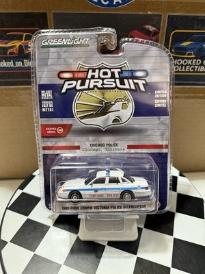 HOT PURSUIT CHICAGO POLICE 1995 FORD CROWN VICTORIA SERIES 36 1/64 Diecast