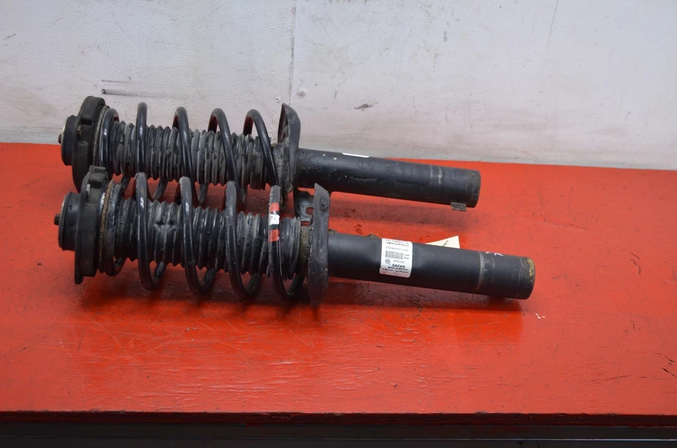 12-15 VOLKSWAGEN PASSAT FRONT LEFT / RIGHT SHOCK STRUT ABSORBER SET OEM - Imagem 2 de 4