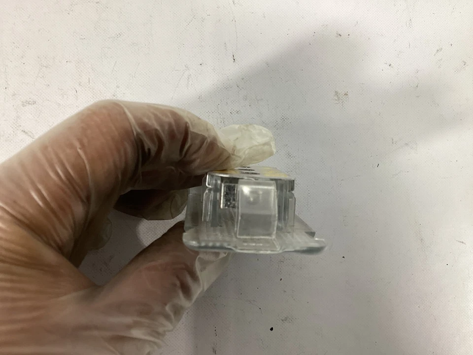 Лампа подсветки салона дверной панели приборной панели 2008-2016 BMW 535I 6962039 от оригинального производителя. - Изображение 2 из 4