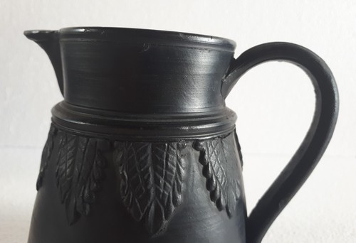 Antique English Black Basalt Porcelain Pot - Picture 12 of 14