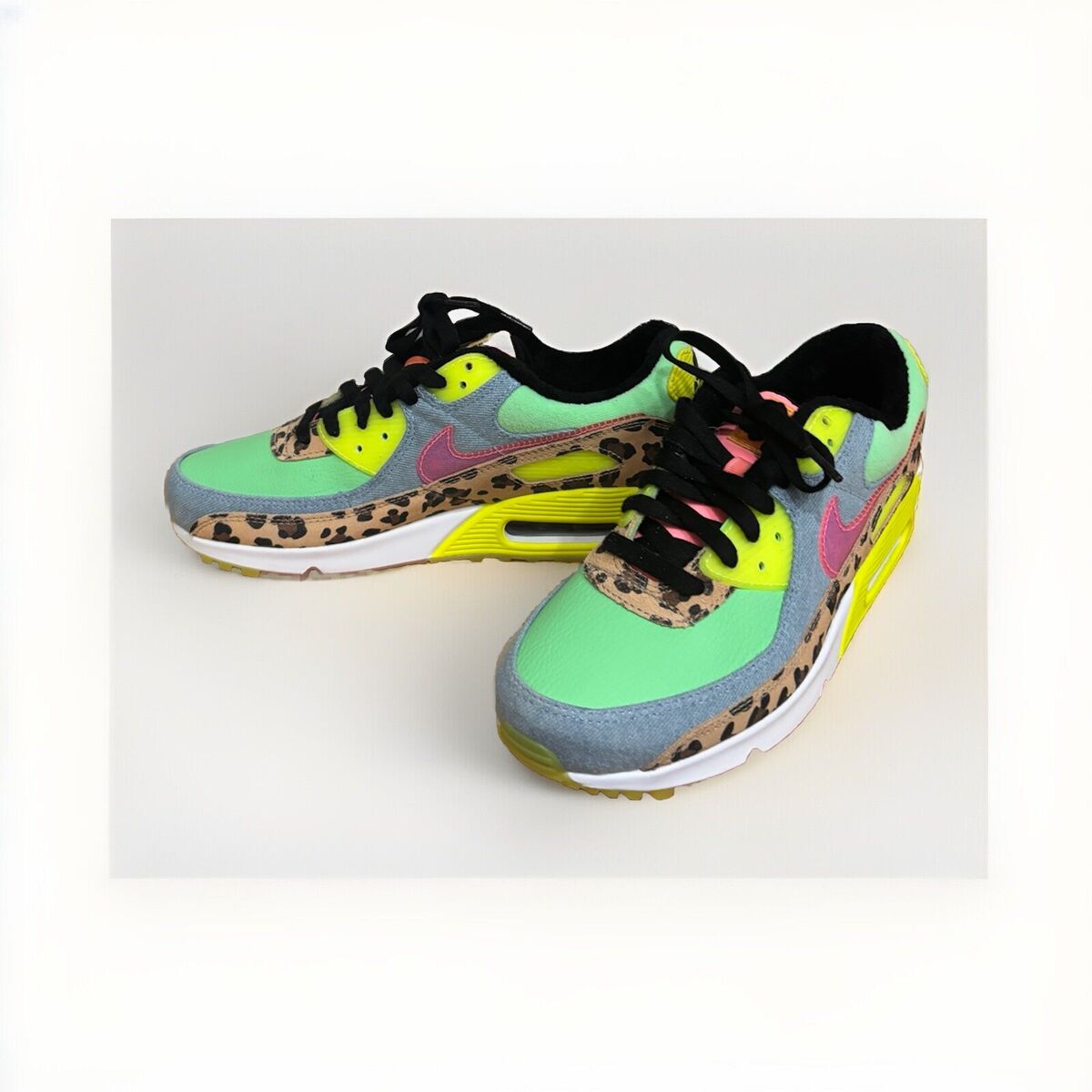 Size 11 - Nike Air Max 90 LX Illusion Green W for sale Size 11 - Nike Air Max 90 LX Illusion Green W for sale