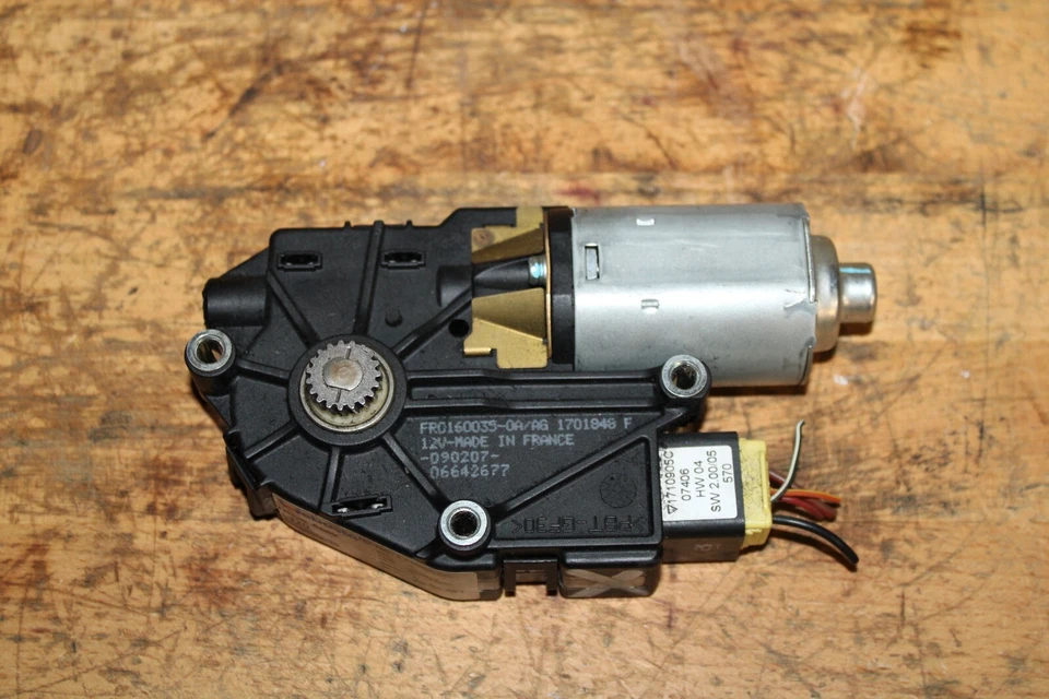 2006 - 2013 LAND ROVER RANGE ROVER SPORT - SUNROOF SUN MOON ROOF MOTOR  Foto 3 de 4