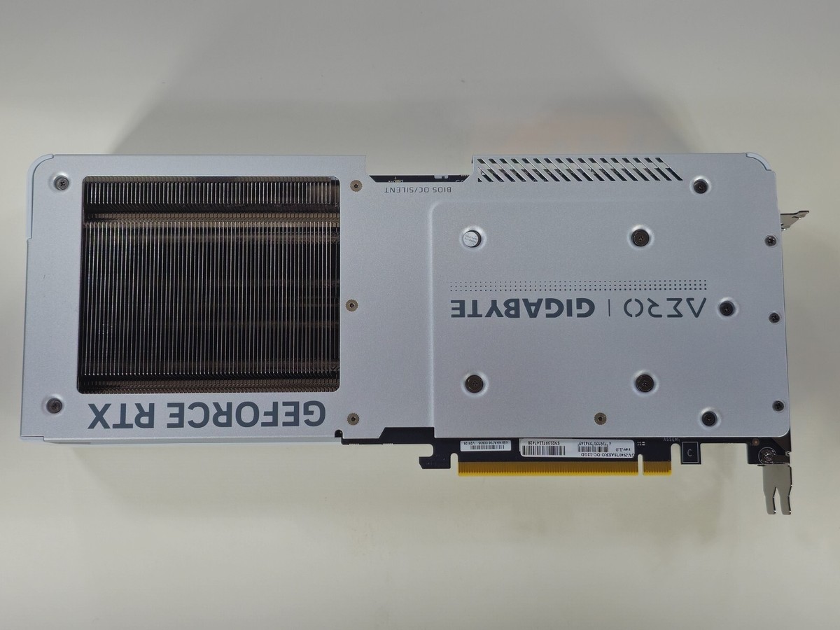 GIGABYTE GeForce RTX 4070 SUPER AERO OC WHITE 12GB 12G 192 GIGABYTE GeForce RTX 4070 SUPER AERO OC WHITE 12GB 12G 192