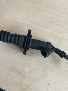 BMW 1er E87 116i Nehmerzylinder Kupplungsnehmerzylinder 6775872 (AG)