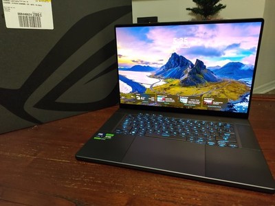 Asus ROG Zephyrus G16 RTX 4070, 16'' OLED 240Hz Ultra 9, 16GB 1TB - Excellent 