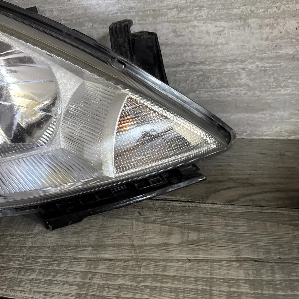 🥇 Faro derecho pasajero Nissan Versa 2008 2009 2010 2011 2012 genuino Foto 2 de 4