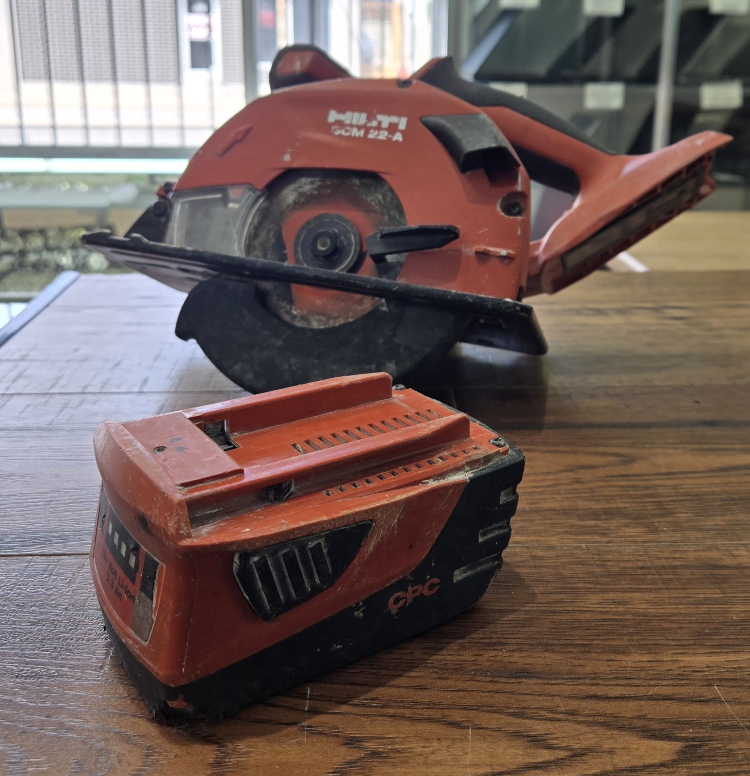 Hilti SCM 22-A Circular Saw with 18V 3.3 AH Battery