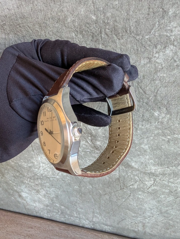 Reloj Hombre Marc by Marc Jacobs MBM5045. Correa de cuero marrón esfera blanca de 40 mm Foto 4 de 4