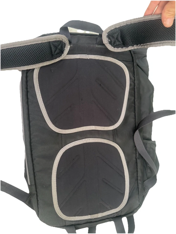 Mochila de día de ciclismo TIMBUK2 Phoenix Travel Tech Laptop negra usada Foto 4 de 4