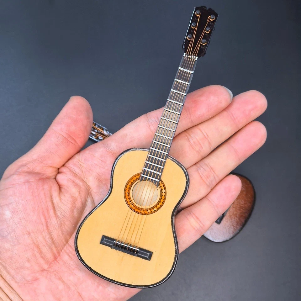Mini guitare décorative modèle avec support idéal pour salles de musique ou b - Photo 3/4