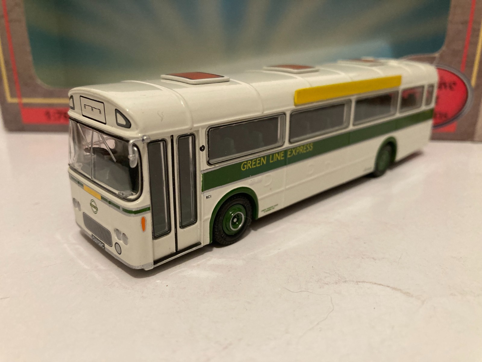 EFE 35701A RC Class Coach Greenline Express Acton 2010 1/76 scale boxed freepost