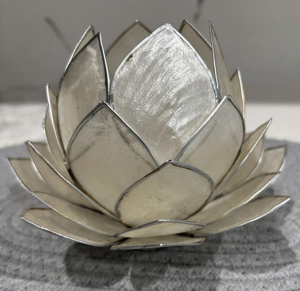Candelabro votivo Capiz Shell Blooming Lotus vintage - Juego de dos Foto 4 de 4