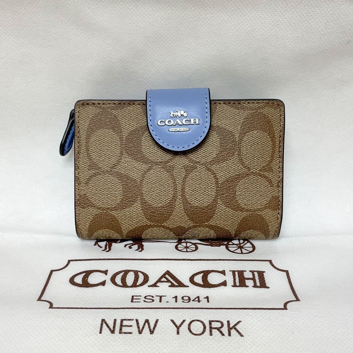 NWT COACH C0082 WOMEN MEDIUM CORNER ZIP WALLET IN SIGNATURE
