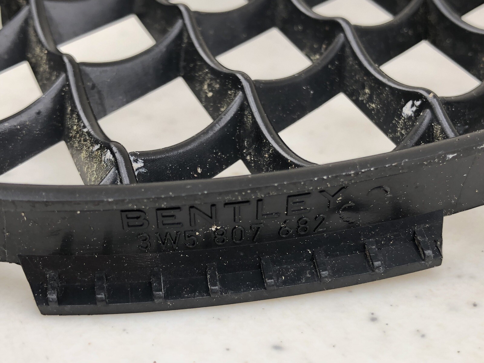 Bentley Flying Spur Front Bumper Mash Grill Right RH OEM 2006 2007 2008 2009