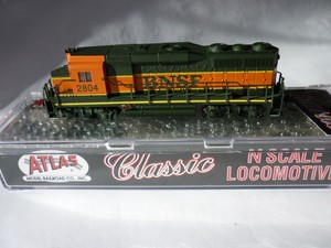 Atlas-N-Scale-BNSF-Burlington-Northern-Santa-Fe-Locomotive-2804-GP-30-GP-39m