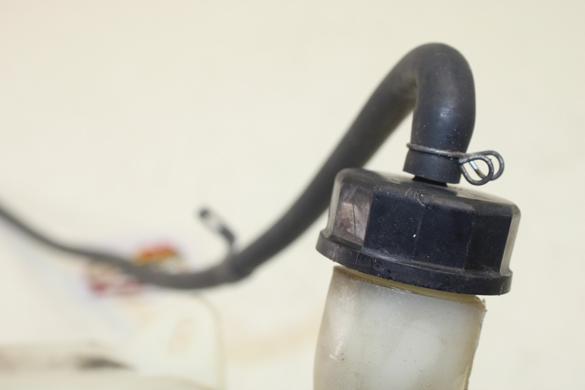 95-01 KAWASAKI NINJA ZX11 ZX1100 ZX-11 COOLANT WATER TANK