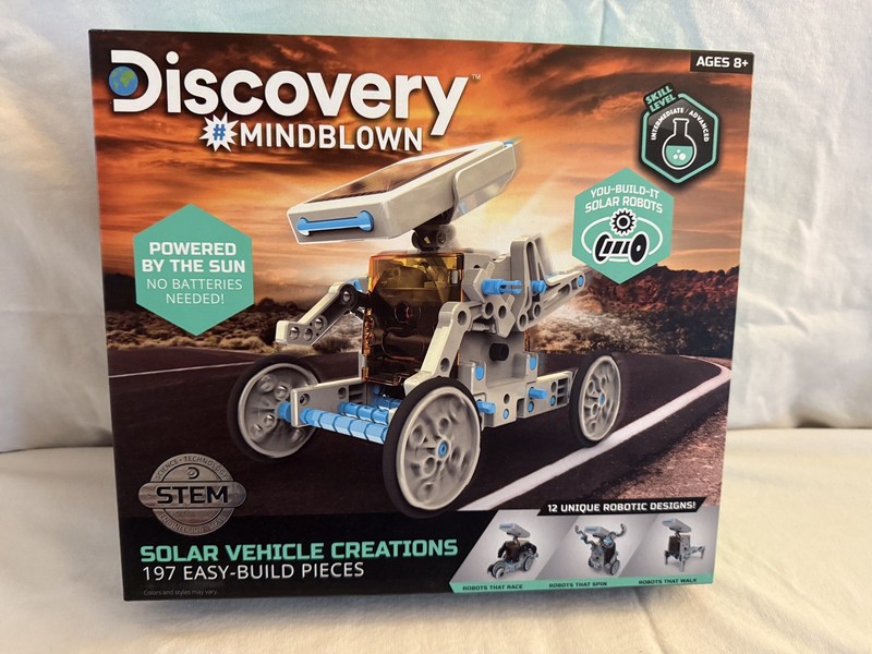 Discovery Children Mindblown STEM 12-in-1 Solar Robot Creation 190-Piece Kit