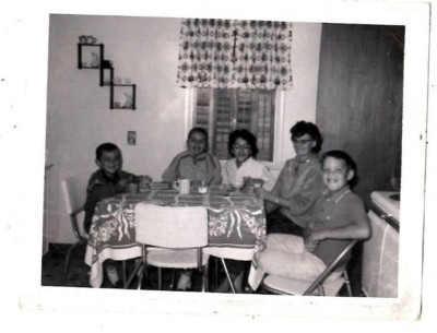 Photo 1965 Randy Mel Linda Mom Duane 317 McFarland Cheyenne WY
