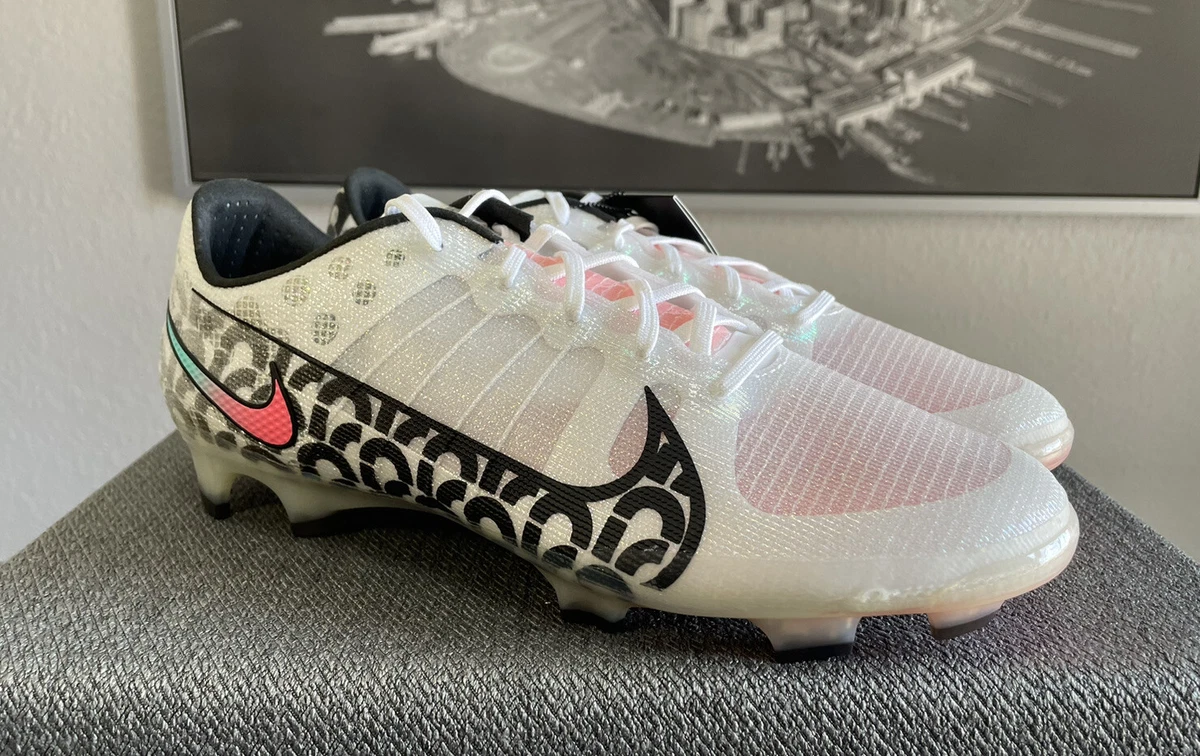 White nike sale mercurial soccer cleats