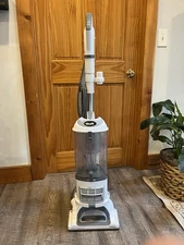 shark navigator lift away vacuum. Preowned. Cleaned And Tested. Great Condition