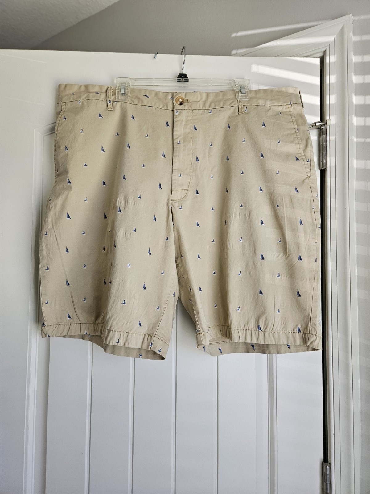 Izod Men's Advantage Performance Shorts 44 Waist Khaki Tan