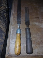 2 anciens Heller 1) coupe 2 avec manche en bois 1) moulin à nucut-60 avec fil d'acier bois