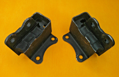 FORD CLASSIC CAPRI 109E 110E (1961-1964) ENGINE MOUNTS PAIR