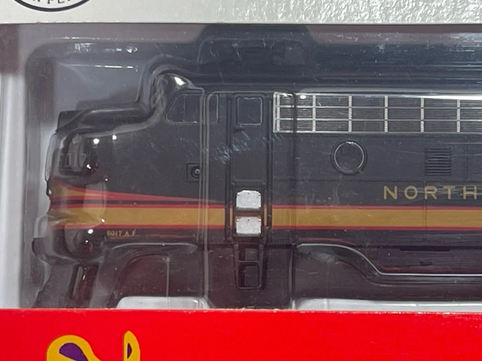 Intermountain Railway NOS Regal Line EMD F-7A Phase 1 HO  Northern Pacific NIB - Image 3 of 4