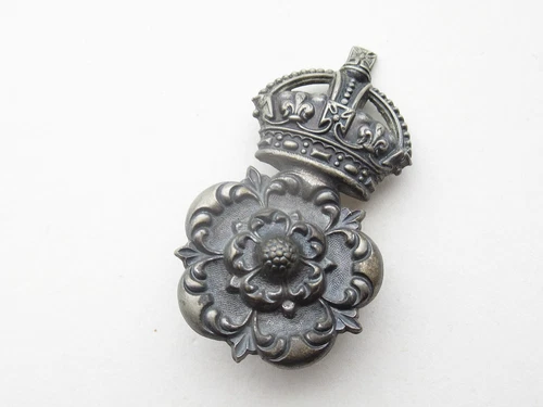 WW1 Era Queen's Own Yorkshire Yeomanry Cap Badge
