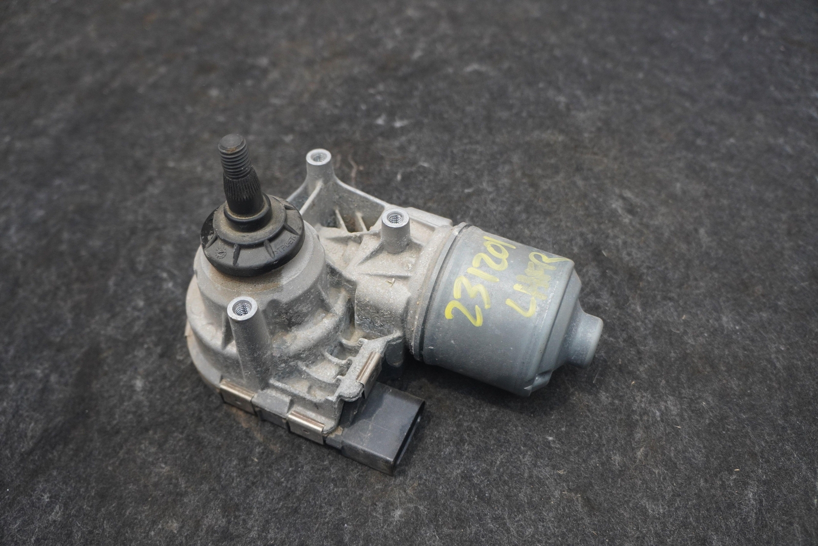 Front Windshield Wiper Motor LHD 4T1955023A OEM Lamborghini Huracan 2016
