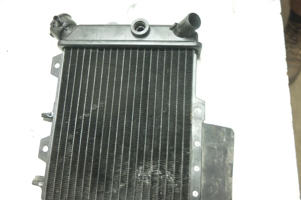 07 Radiador Hyosung UM GT 650 UM650 GT650 S Foto 3 de 4