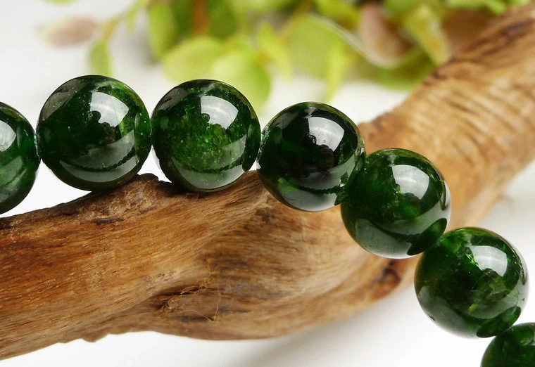 Genuine Natural Green Diopside Gemstone Round Beads Bracelet 8mm AAAAA - Image 3 of 4