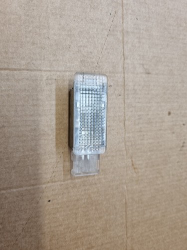 VW GOLF MK7 INNENRAUM LESELEUCHTE 6L0947565 LHD