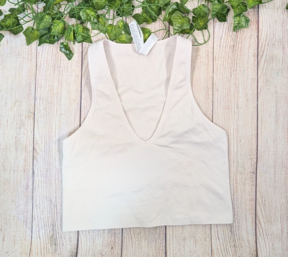 athleta aurora seamless crop rib v-neck thick tank-top