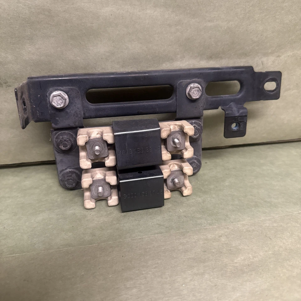 Mercedes-Benz W140 600SEL 1992 sedán, resistente al ventilador eléctrico, 0001583945 Foto 3 de 3