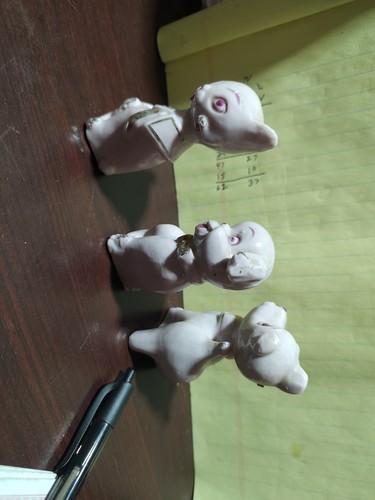 VTG Porcelain 2 Dog & Cat figurines light pink w/gold accents - Picture 2 of 6