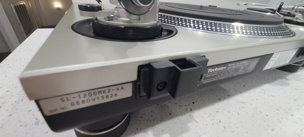 【カートリッジ付】 technics ターンテーブル SL-1200MK2 Technics SL-1200MK2 Quartz-Synthesized Direct-Drive