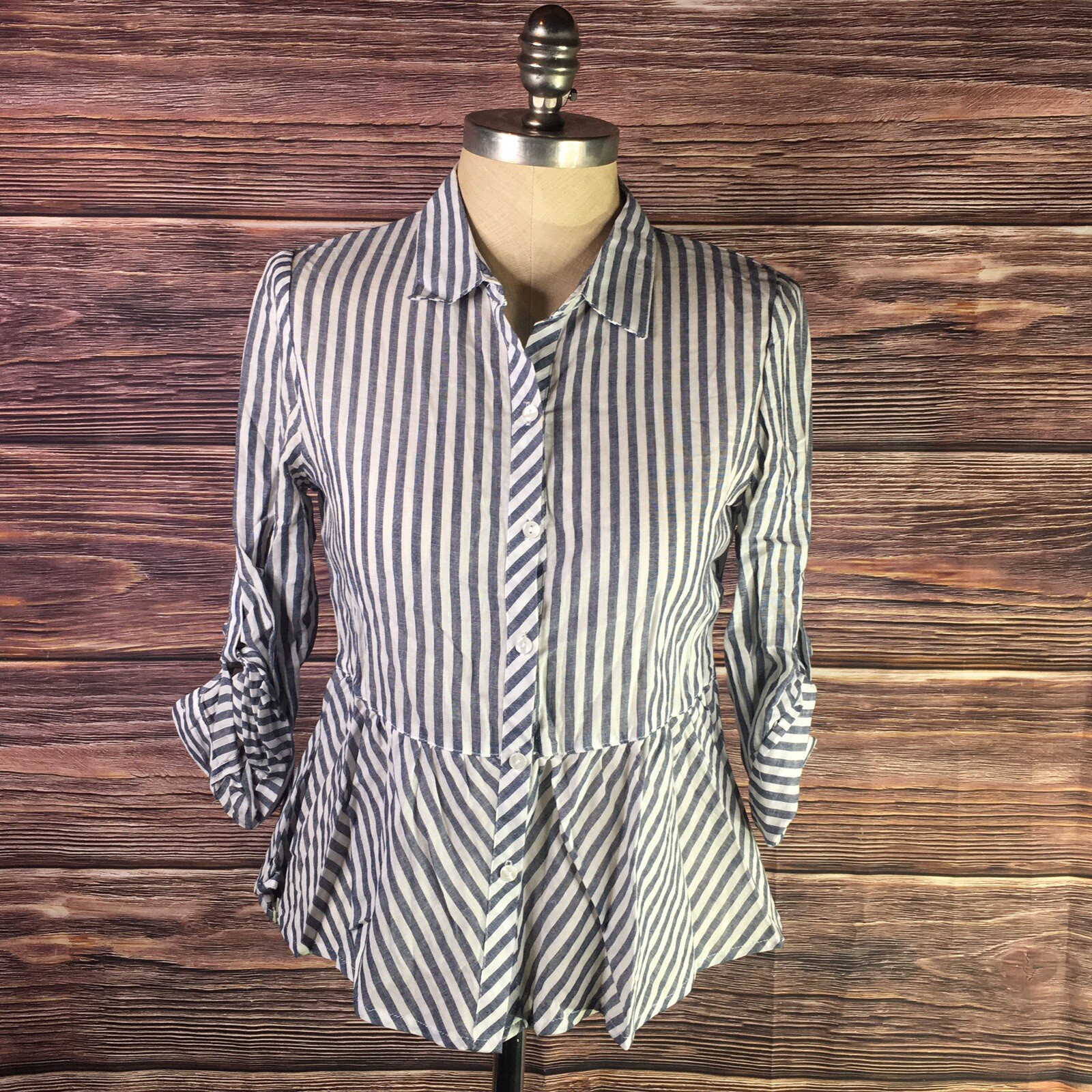 Love Notes Romantic High Low Button Front Blue Wh… - image 1