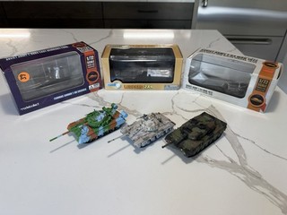 Lot 1/72 Diecast Armor T 80 T 64 Leopard 2A4 ModelCollect Dragon