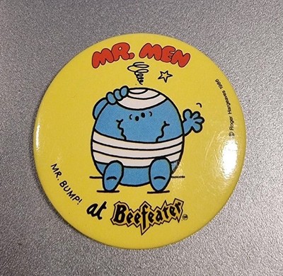 Beefeater Steak Houses Mr Men ''Mr Bump'' Vintage Button Pin Anstecker.