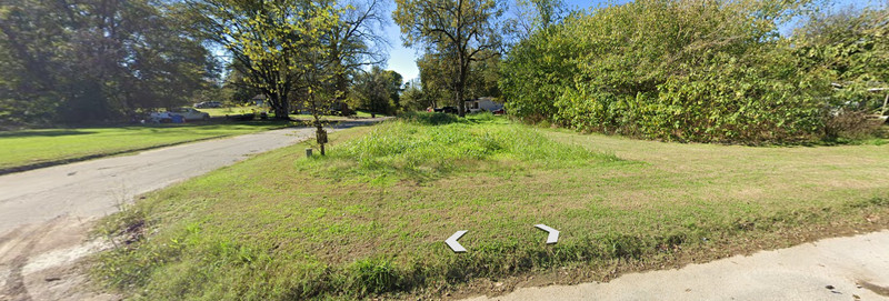 RESIDENTIAL LOT IN SAINT HELENA ARKANSAS! UTILITIES AT THE LOT! NO RESERVE