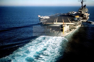 USS KITTY HAWK CV 63 AIRCRAFT CARRIER AT SEA 1977 4X6 PHOTO